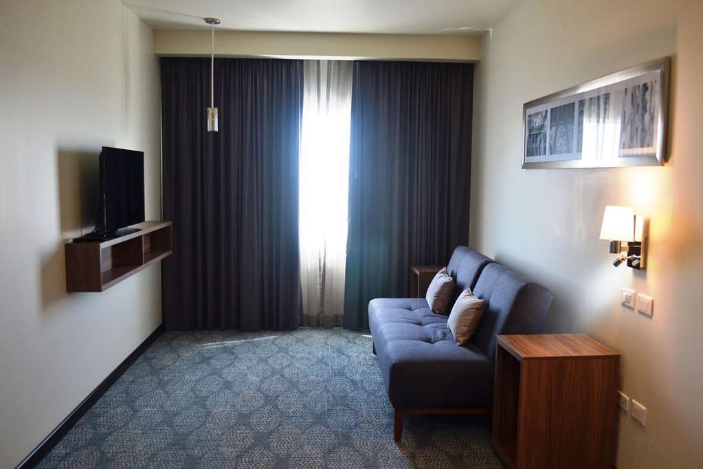 Hampton Inn&Suites by Hilton Salamanca Bajío Habitación foto